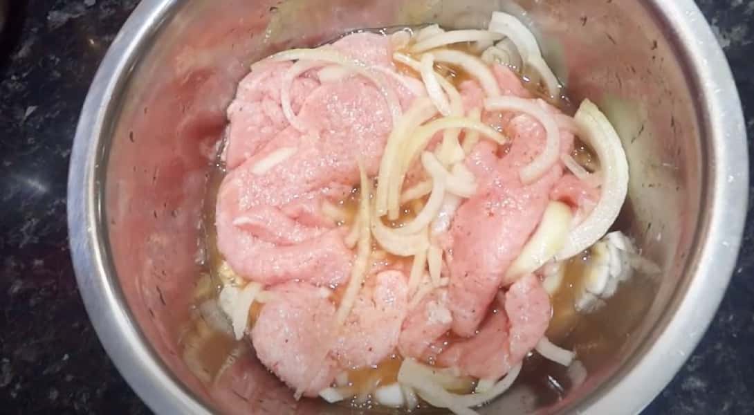 Свинина в духовці 8 простих та смачних рецептів запеченого мяса, з покроковими фото f9430b1782c9c15fb5deba621c1d019f Свинина в духовці 8 простих та смачних рецептів запеченого мяса, з покроковими фото