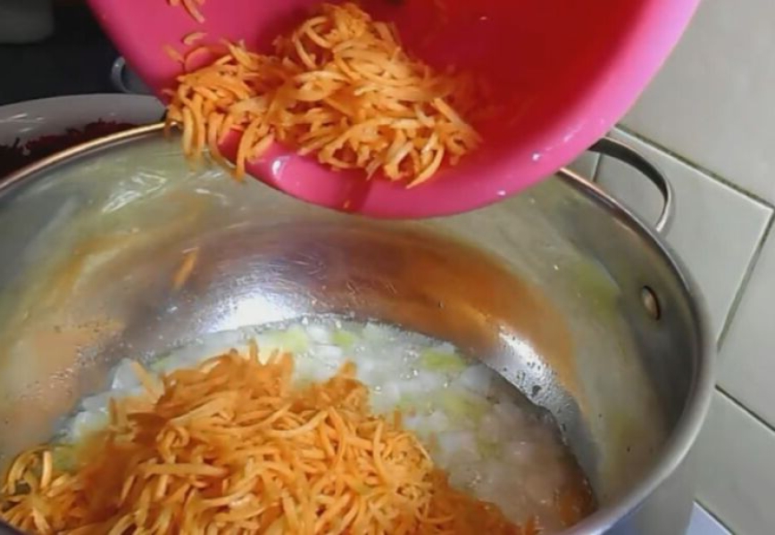Борщ з картоплею на зиму в банках: рецепти, з покроковими фото 0e4a7a26645e9a7cb65e1a8d07d94f4f Борщ з картоплею на зиму в банках: рецепти, з покроковими фото