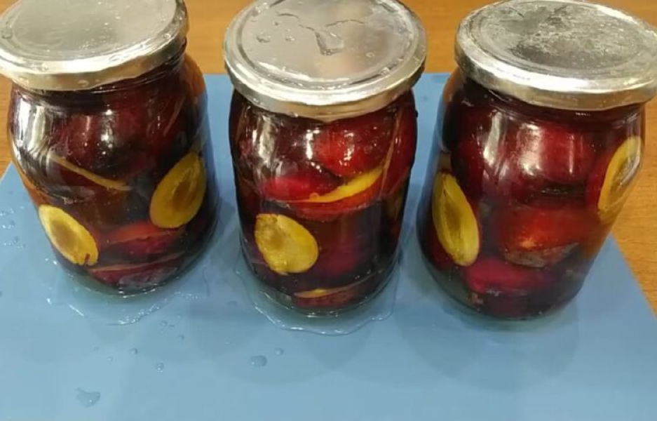 Сливи половинками на зиму у сиропі без стерилізації з покроковими фото 2183745a0bbde6da6b737f27c1cb7be2 Сливи половинками на зиму у сиропі без стерилізації з покроковими фото