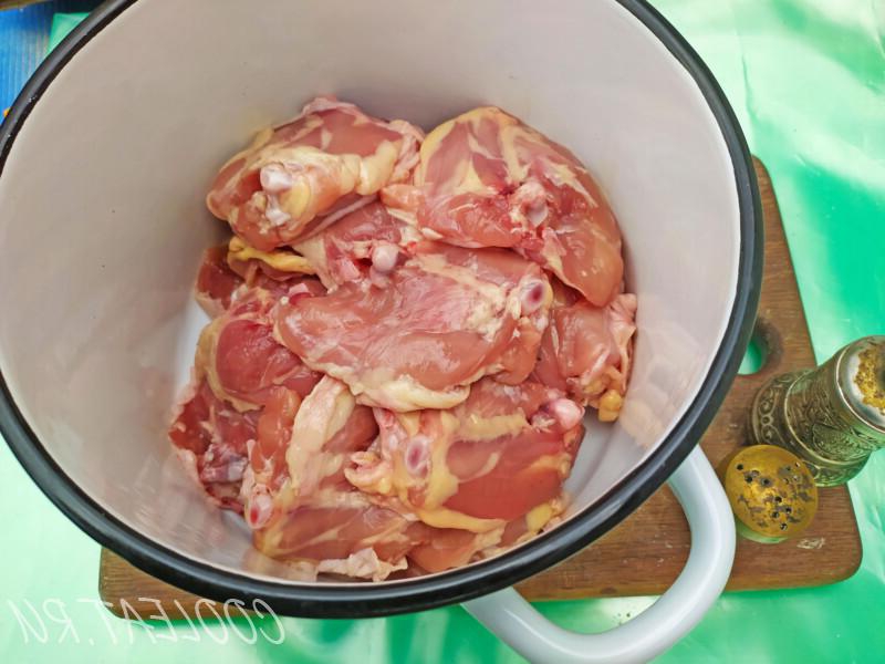 Шашлик з курячих стегон + рецепт маринаду, з покроковими фото 24103361f7599ebfacc2dc786efb264f Шашлик з курячих стегон + рецепт маринаду, з покроковими фото