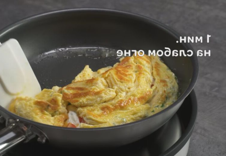 Омлет з помідорами та сиром на сковороді без молока, з покроковими фото 4ba15b4c0e33b52c122302e8f12088c9 Омлет з помідорами та сиром на сковороді без молока, з покроковими фото