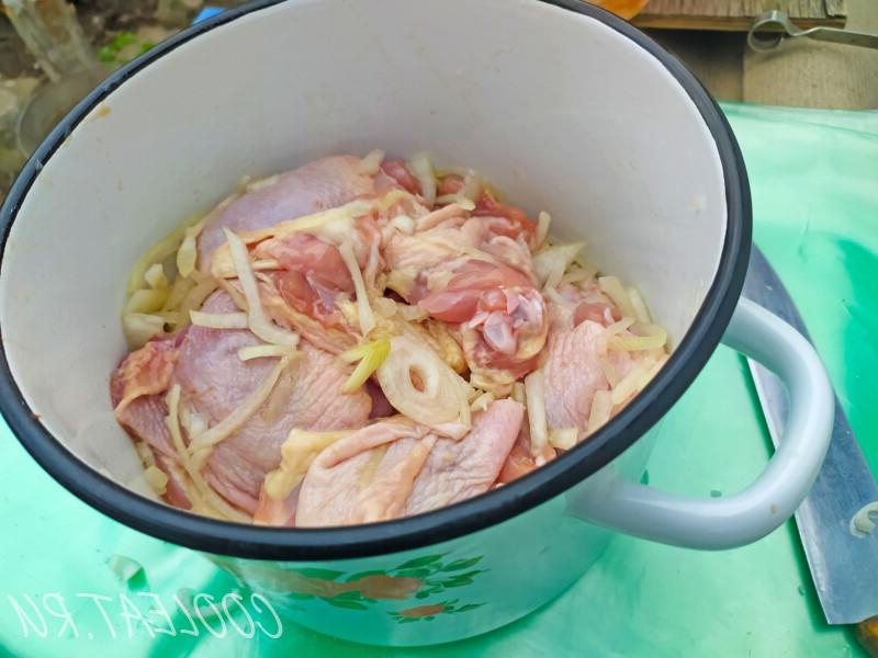 Шашлик з курячих стегон + рецепт маринаду, з покроковими фото 72c0e286cafdbc00d810fa5e47da7890 Шашлик з курячих стегон + рецепт маринаду, з покроковими фото