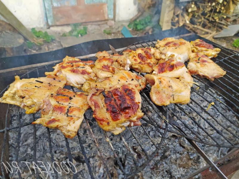 Шашлик з курячих стегон + рецепт маринаду, з покроковими фото 82ff0b6fdf2f8ec8613c57465cbe7356 Шашлик з курячих стегон + рецепт маринаду, з покроковими фото