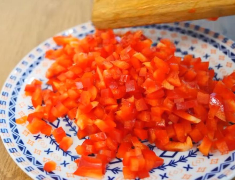 Солодкий соус чилі на зиму (рецепт у домашніх умовах), з покроковими фото a38871eee0fa5f974549ca824443b7e8 Солодкий соус чилі на зиму (рецепт у домашніх умовах), з покроковими фото